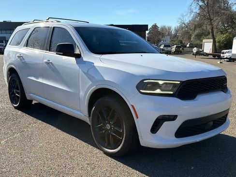 Used 2023 Dodge Durango GT image 3