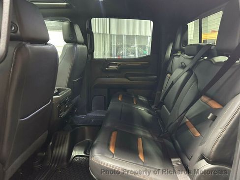 Used 2022 GMC Sierra 1500 AT4 w/ AT4 Preferred Package AWD/4WD image 18