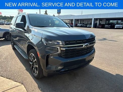 Used 2022 Chevrolet Suburban RST w/ Luxury Package AWD/4WD image 5