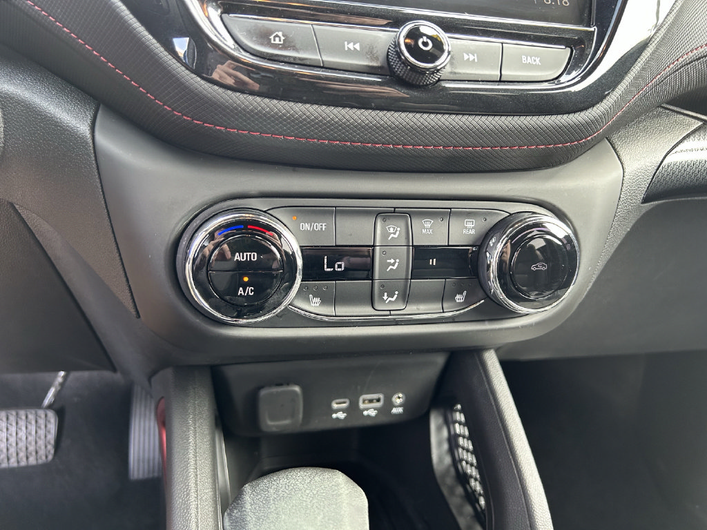 Used 2023 Chevrolet TrailBlazer RS w/ Convenience Package FWD image 27