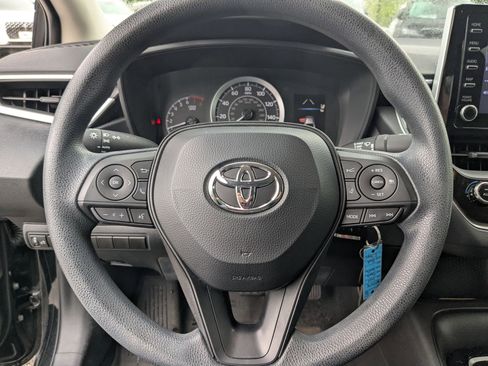 Used 2020 Toyota Corolla LE image 13