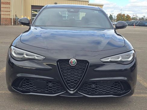 Used 2024 Alfa Romeo Giulia Veloce image 2