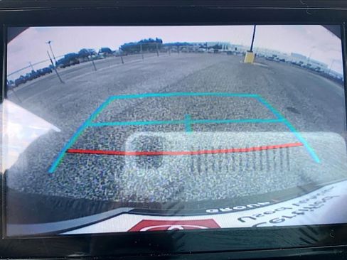 Used 2022 Toyota Sienna XLE FWD image 26