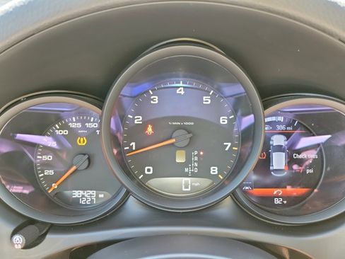 Certified 2020 Porsche Macan AWD/4WD image 29