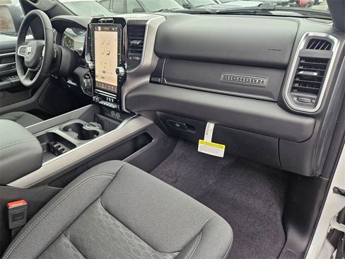 New 2026 RAM 1500 4x4 Crew Cab image 19