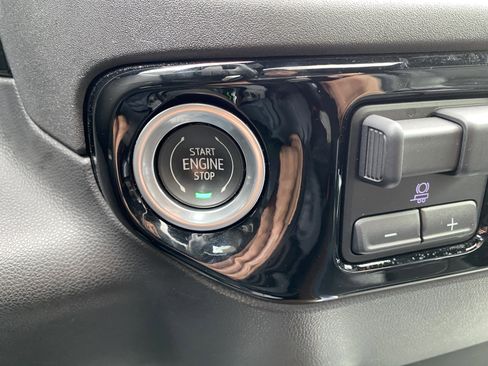 Used 2022 Chevrolet Silverado 1500 High Country w/ High Country Premium Package image 30