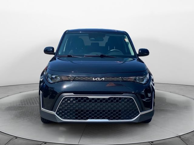 Used 2025 Kia Soul LX w/ LX Technology Package FWD image 8