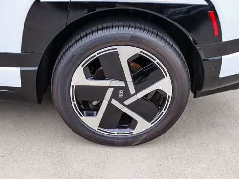 New 2026 Hyundai Ioniq 9 Limited image 11