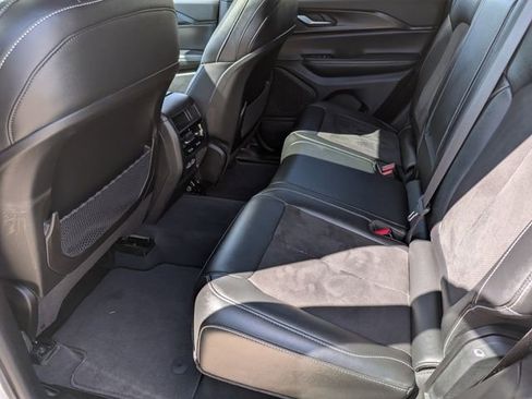 Used 2023 Jeep Grand Cherokee Altitude AWD/4WD image 20