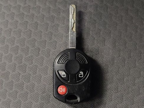 Used 2017 Ford Escape SE w/ Equipment Group 201A image 32