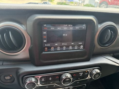 Used 2021 Jeep Wrangler Sport AWD/4WD image 4