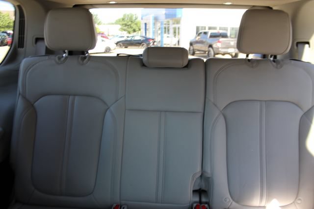Used 2023 Jeep Wagoneer Series II w/ Premium Group I AWD/4WD image 31
