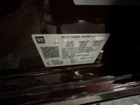 Used 2024 GMC Sierra 3500 SLT w/ SLT Premium Package image 33