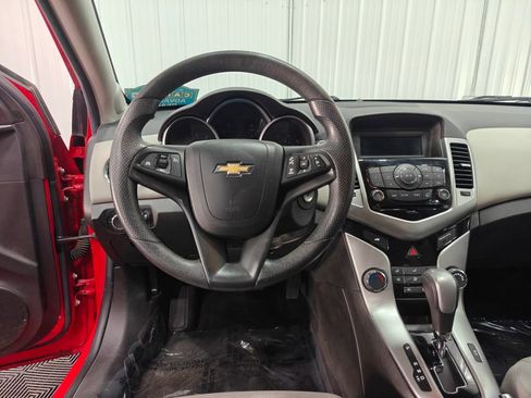 Used 2015 Chevrolet Cruze LT FWD image 4