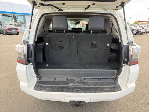 Used 2022 Toyota 4Runner SR5 Premium w/ Moonroof Package AWD/4WD image 22
