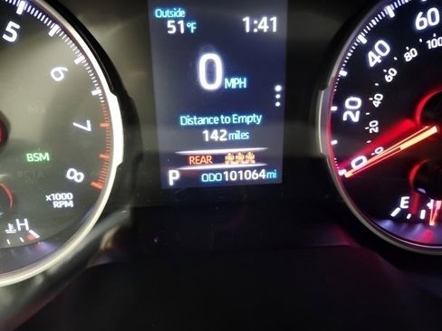 Used 2019 Toyota RAV4 XLE Premium image 31