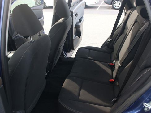 Used 2023 Nissan Rogue S AWD/4WD image 30