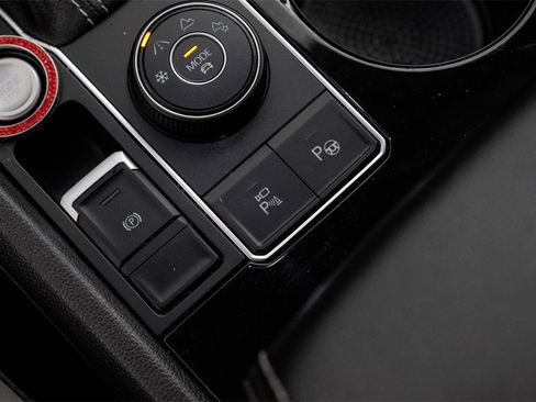 Used 2021 Volkswagen Atlas SEL Premium image 31