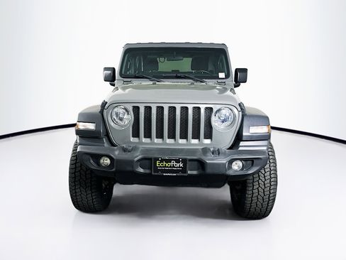 Used 2020 Jeep Wrangler Sport S image 2