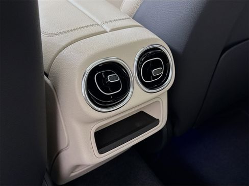 New 2026 Mercedes-Benz GLC 300 image 28