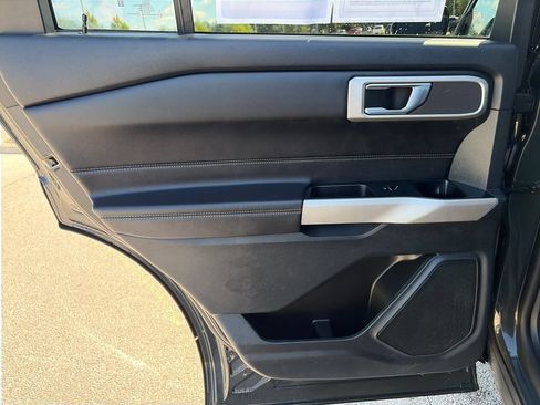 Used 2024 Ford Explorer XLT w/ Equipment Group 202A AWD/4WD image 27