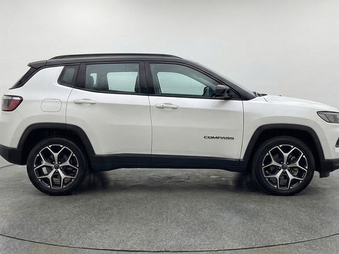 Used 2025 Jeep Compass Limited AWD/4WD image 8