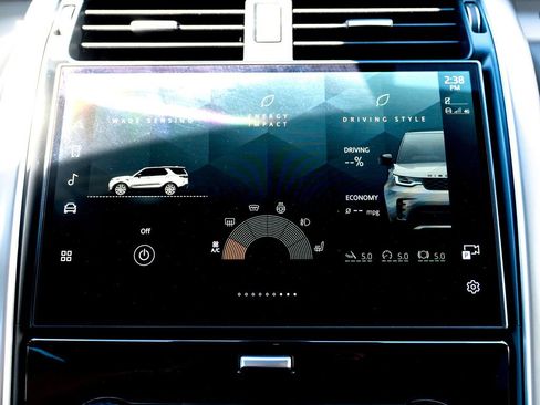 Certified 2025 Land Rover Discovery Dynamic SE AWD/4WD image 24