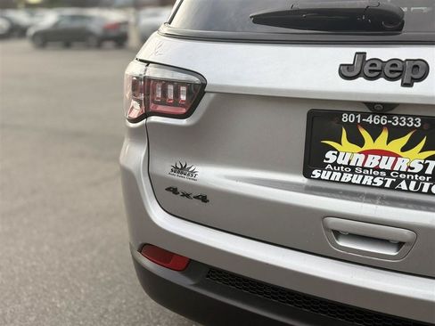 Used 2021 Jeep Compass Latitude AWD/4WD image 40