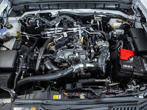 Used 2025 Ford Bronco Outer Banks image 26