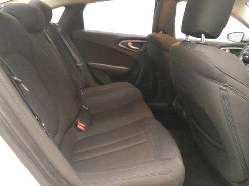 Used 2015 Chrysler 200 Limited w/ Convenience Group image 19