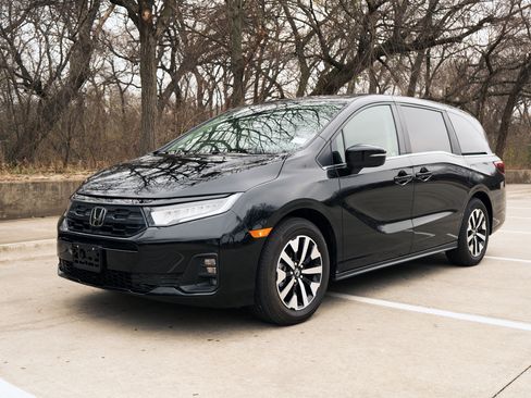 Certified 2025 Honda Odyssey EX-L image 5