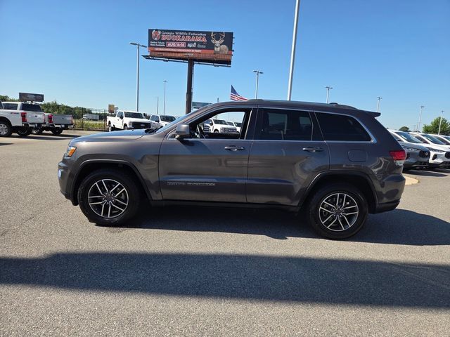 Used 2020 Jeep Grand Cherokee Laredo w/ Laredo X Package RWD image 4