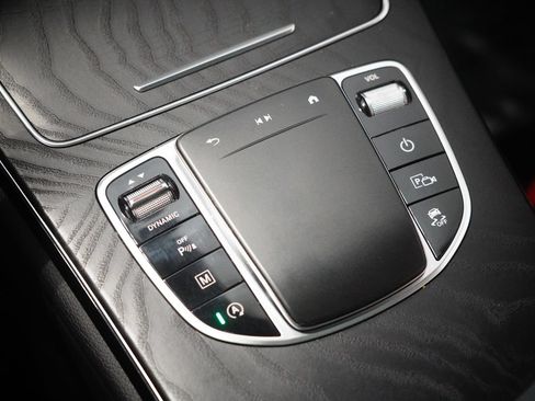 Used 2021 Mercedes-Benz GLC 300 4MATIC image 25