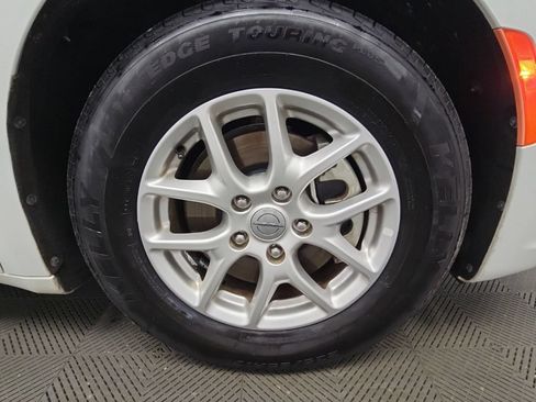 Used 2023 Chrysler Pacifica Touring-L FWD image 45