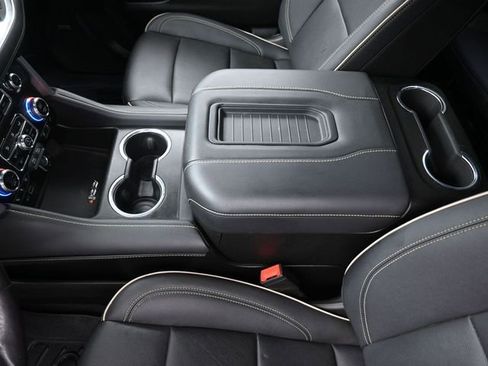 Used 2022 GMC Yukon SLT w/ SLT Premium Package image 31