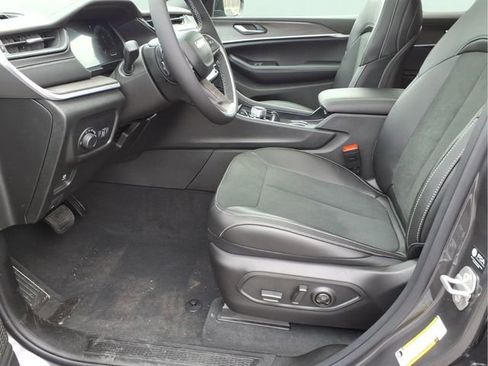 New 2026 Jeep Grand Cherokee Altitude AWD/4WD image 11