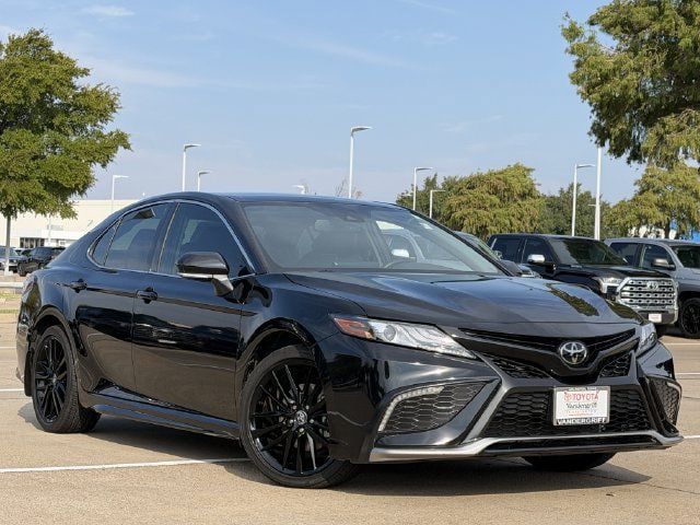 Used 2024 Toyota Camry XSE FWD image 2