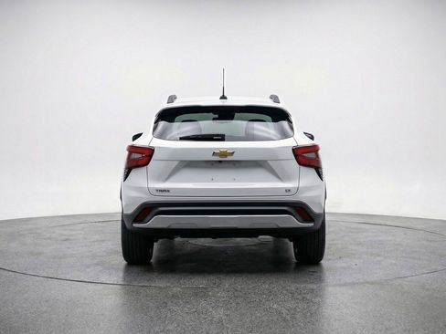 Used 2025 Chevrolet Trax LT w/ LT Convenience Package FWD image 7