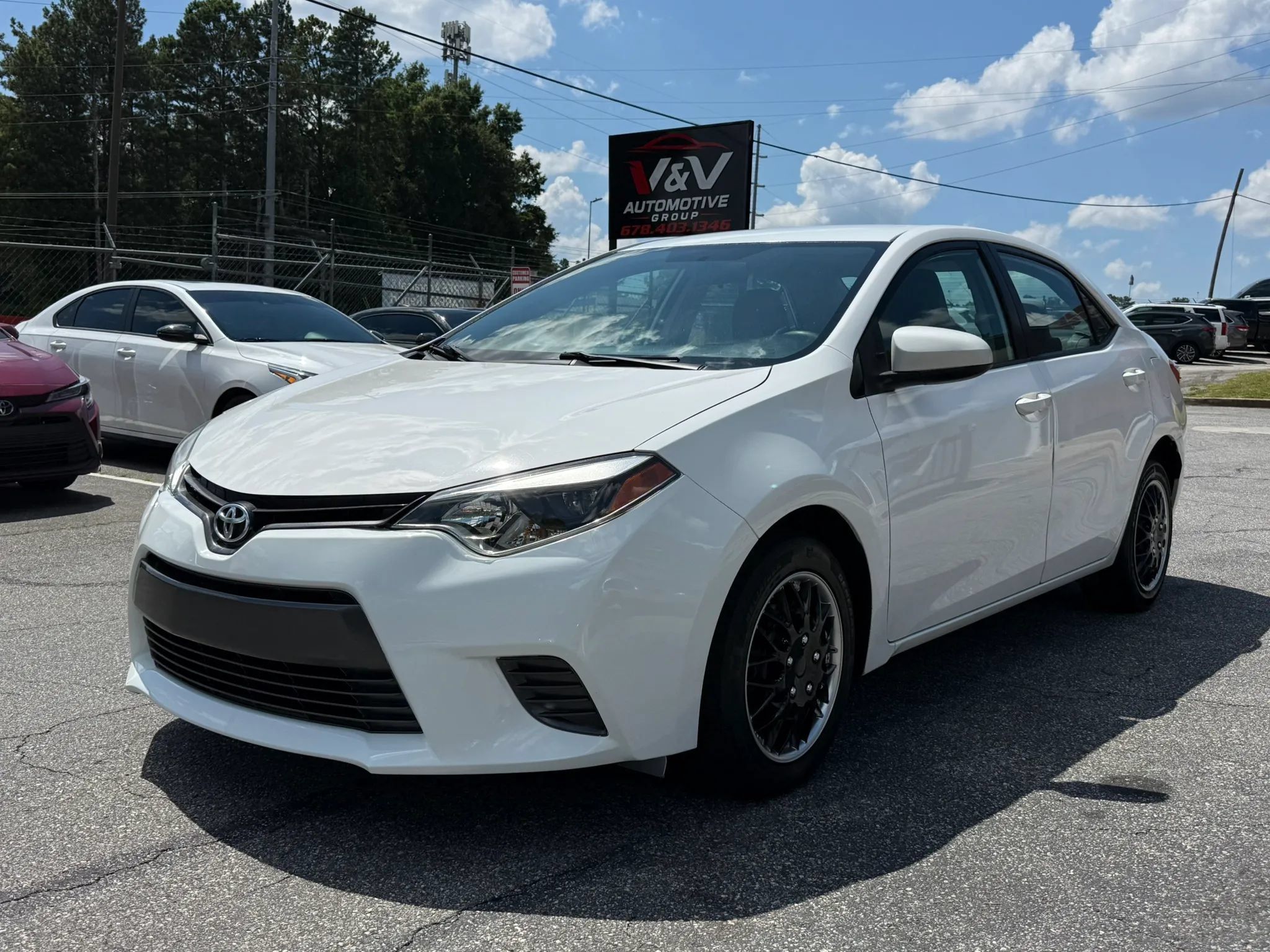 Used 2016 Toyota Corolla LE FWD image 1