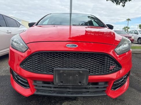 Used 2017 Ford Focus ST FWD image 5