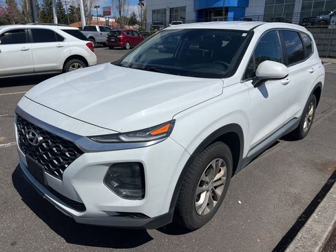 Used 2020 Hyundai Santa Fe SE image 1