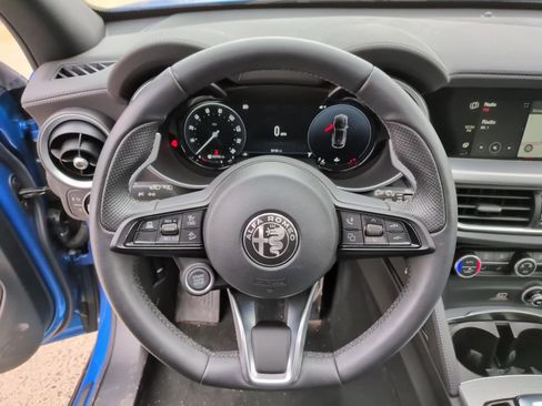 Used 2024 Alfa Romeo Stelvio Veloce AWD/4WD image 25