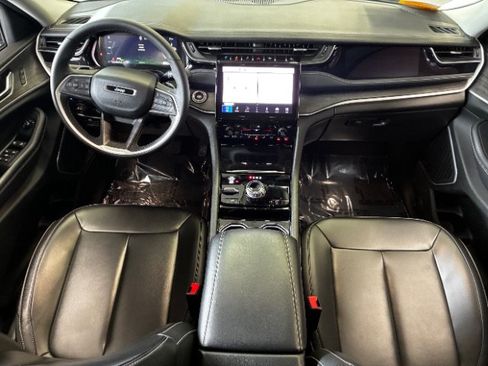 Used 2023 Jeep Grand Cherokee 4WD 4xe image 19