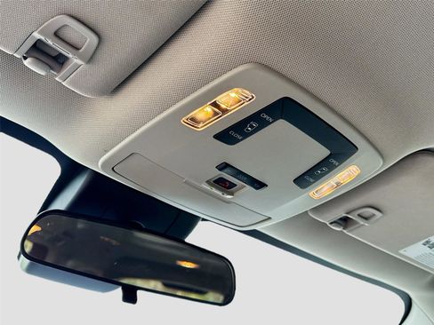 Used 2024 Toyota Sienna LE image 14