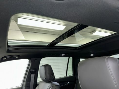 Certified 2025 Cadillac XT6 Sport w/ Technology Package image 9