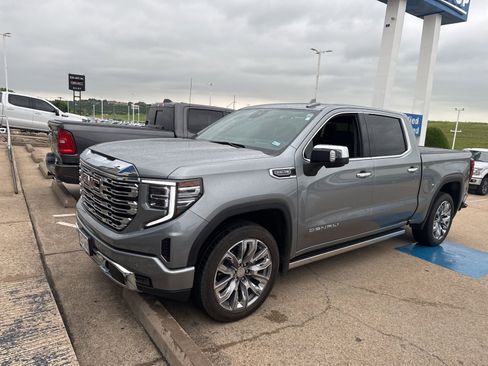 Used 2023 GMC Sierra 1500 Denali w/ Denali Reserve Package AWD/4WD image 1