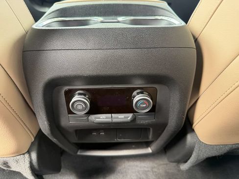 Used 2025 Buick Enclave Preferred AWD/4WD image 24