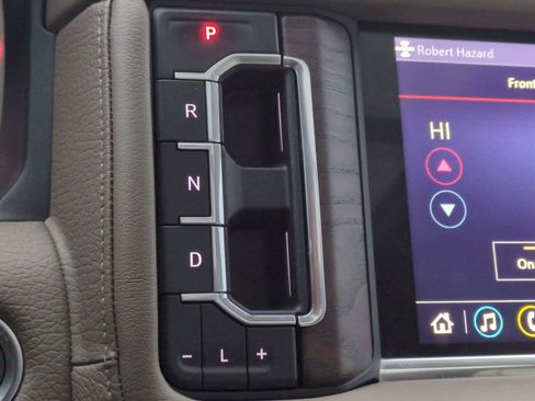 Used 2021 GMC Yukon XL Denali w/ Denali Premium Package image 34