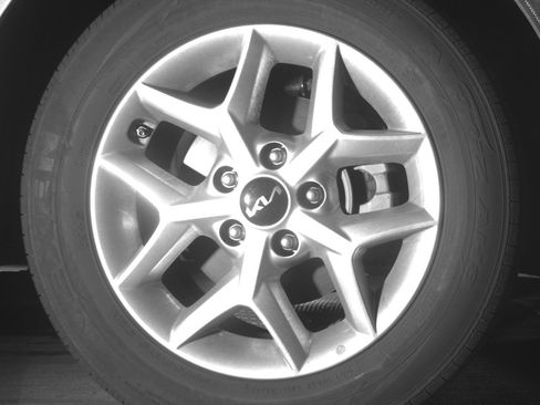 Used 2025 Kia Soul LX w/ LX Technology Package FWD image 13