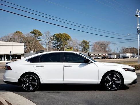 Used 2023 Honda Accord Sport image 10